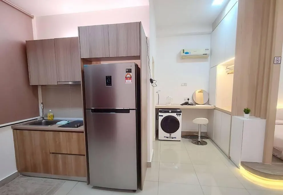 Apartman Romantic Muji Studio Balcony High Floor Free Netflix Johor Bahru