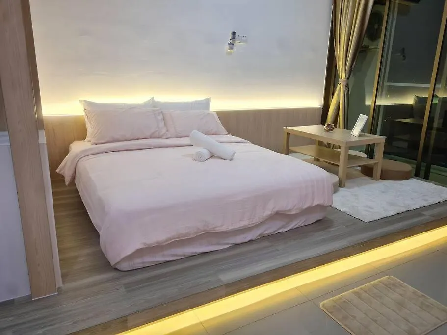 Apartman Romantic Muji Studio Balcony High Floor Free Netflix Johor Bahru